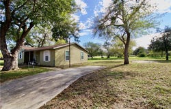 808 E Lott Street, Beeville, TX 78102