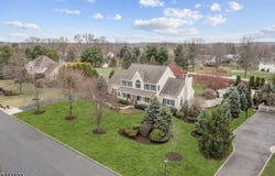 17 Steeple Dr, Hillsborough Twp., NJ 08844