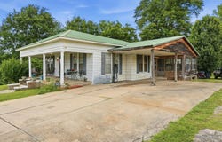 112 NW 6TH Ave, Carbon Hill, AL 35549