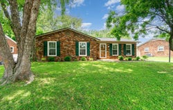 105 Queensway Drive, Versailles, KY 40383