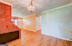 32 GAPING ROCK ROAD, LEVITTOWN, PA 19057