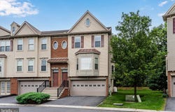 6304 CREEKBEND DRIVE, MECHANICSBURG, PA 17050