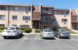 710 W Huntington Commons Road, Mount Prospect, IL 60056