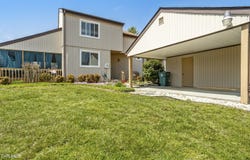 1023 Pebble Dr, Bristol, VA 24201