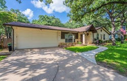 604 Brookview Drive, Hurst, TX 76054