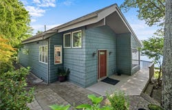 10059 E Bluff Drive, Jerusalem, NY 14527