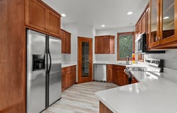 231 BOSWORTH Lane, NEENAH, WI 54956-4984