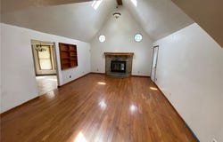 913 NW 37th Street, Blue Springs, MO 64015