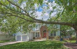 11580 S Skyview Lane, Olathe, KS 66061