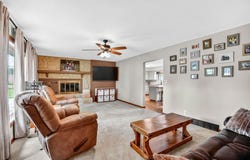 120 Crest Circle, Waterloo, IA 50702
