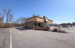 641 Route 32, Montville, CT 06382