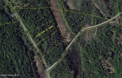 L 2 County Route 21, Hampton, NY 12887
