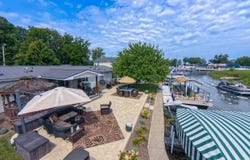 812 S lakeside Drive, Syracuse, IN 46567