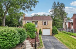 106 Crestline Dr, Ross Twp, PA 15237