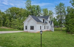 810 Club Drive W, Aurora, OH 44202