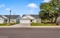 136 Pointe Breeze Way, Biloxi, MS 39531