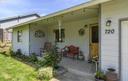 720 N MARKET ST, Lafayette, OR 97127