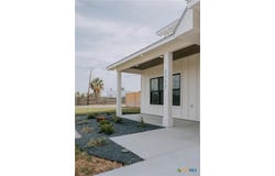 2717 Lakeview Drive, Rockport, TX 78382