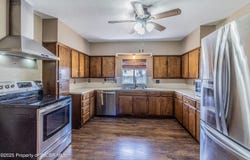 906 TOWNSEND Avenue, Aztec, NM 87410