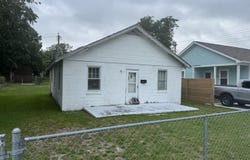 305 N 15th Street, Morehead City, NC 28557