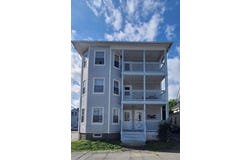 16 Brookline St, Webster, MA 01570