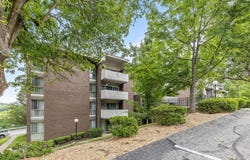 3305 Charlemagne Cir, Ross Twp, PA 15237