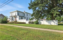 301 W Benton Street, Windsor, MO 65360