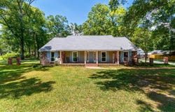 16723 Buckner Dr, Greenwell Springs, LA 70739