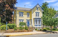 80 W BRIDGE Street, NEW HOPE, PA 18938