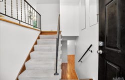 5328 Ville Rosa Lane, Hazelwood, MO 63042