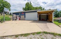 910 Fyre Lake Drive, Sherrard, IL 61281