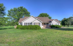 9511 County Lane 191, Carthage, MO 64836