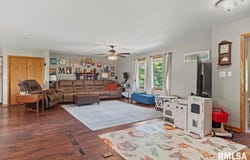 32 Northwind Lane, Cantrall, IL 62625
