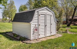 1208 HAMPSHIRE Cir, Luverne, MN 56156