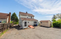 516 5Th St, Carlstadt Boro, NJ 07072-1227