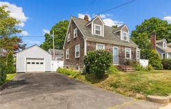 53 Admiral Kalbfus Road, Newport, RI 02840