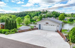 382 E Mohawk Drive, Malvern, OH 44644