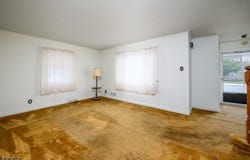 1717 Crescent Pkwy, Linden City, NJ 07036-5439