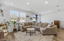 6902 MIRAGE Street, Jacksonville, FL 32244