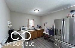 120 W 5th Street, Anderson, IN 46016