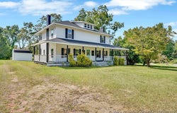 201 N College Street, Red Springs, NC 28377