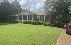 142 Cedarcrest Dr, Florence, AL 35630