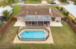 1550 SE Pratt St, Port St Lucie, FL 34983