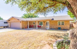 1606 E Casa Linda Lane, Brownfield, TX 79316