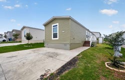 4706 Tinsel Dr, Del Valle, TX 78617