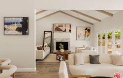 19443 Hatteras St, Los Angeles, CA 91356