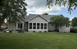 125 Pebble Creek Drive, Mason City, IA 50401