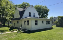 314 Plummer Avenue, Chadwick, IL 61014