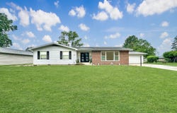 1003 Wenthe Drive, Effingham, IL 62401