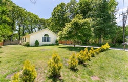 47 Suffolk Road, Hampton Bays, NY 11946